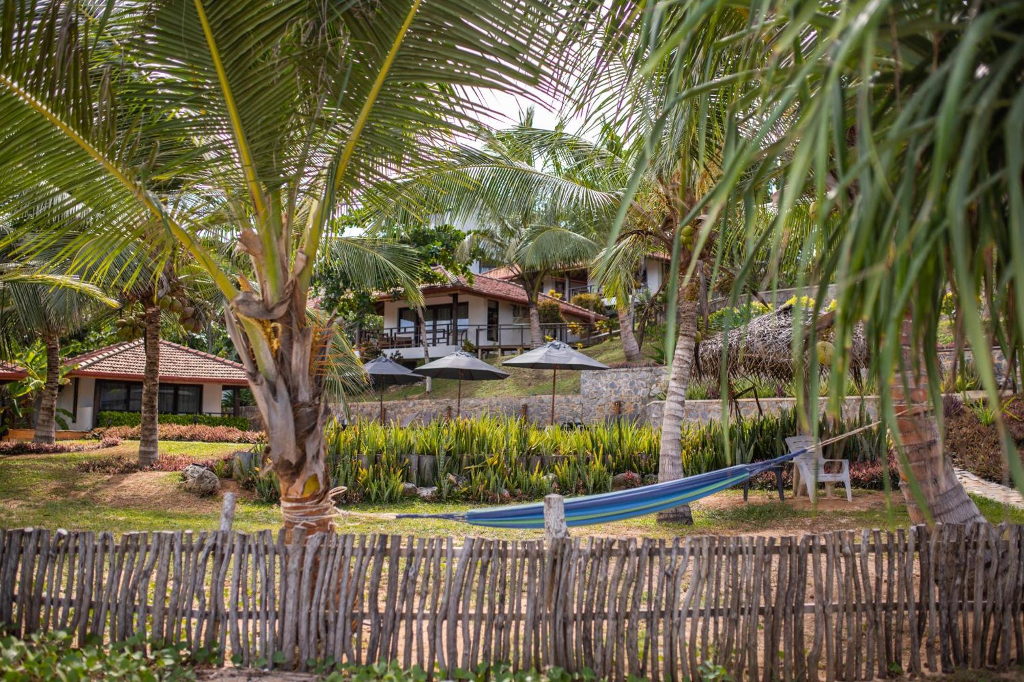 Omia Hotel Tangalle Exterior photo