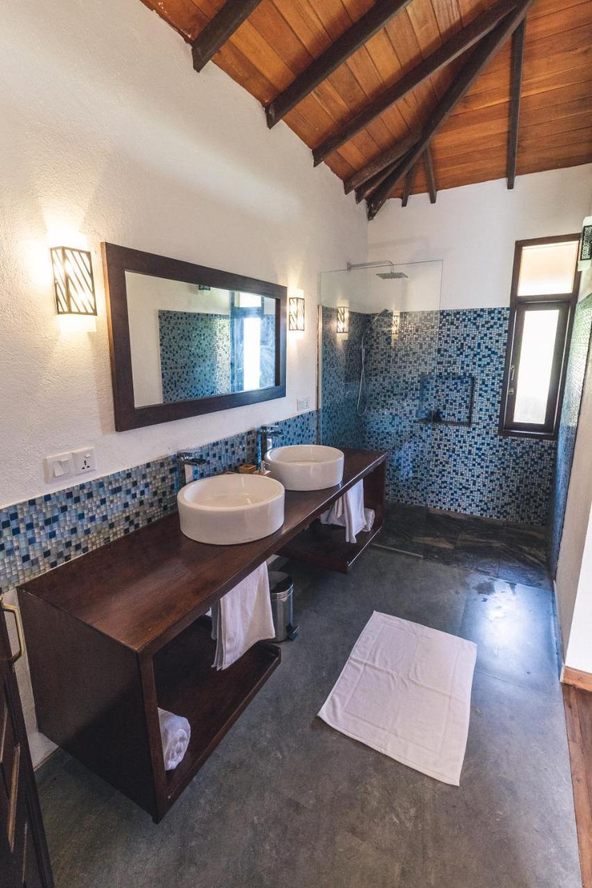 Omia Hotel Tangalle Exterior photo